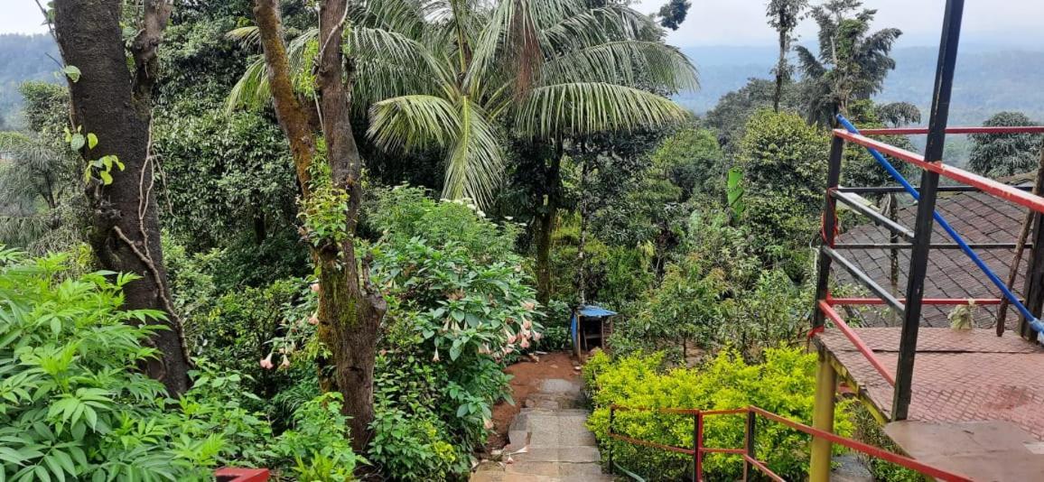 Spinson Home Stay マディケーリ エクステリア 写真